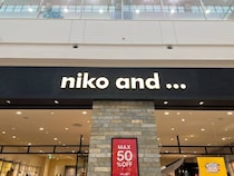 「褒められ率が異常に高い」　ニコアンドの“スライドスニーカー”が好評　「シンプル服のアクセントに」「サンダル感覚で履ける」