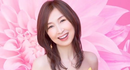 森口博子、“衝撃デザインのペンライト”販売→「画伯すぎw」うろ覚えで描いた“例のロボット”に「版権のかわし方うまい」「なんだこれはwww」