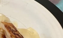 ママ「餃子うまくできなくてごめん」→6歳娘に「え、上手じゃん！」と言われたのは……　「褒め上手」「泣く」