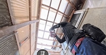父が昔作った“グラグラの小屋”を業者に解体してもらったら……　「すごすぎです」信じられない光景に「素敵！！」「スッキリですね～」