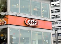 「持ってるだけで幸せになります」　A＆Wの“ロゴトートバッグ”が大人気！「完売で手に入らず、再入荷でやっと購入」「色違いも追加で買った」