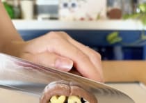 ママが1歳娘に“ドラえもんクッキー”を焼いたら……「朝から笑った」「いかりや長介？」　衝撃の仕上がりが103万再生