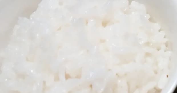 男性「晩ごはんゴーヤチャンプルーでもいい?」→ふと見ると……「うわ!」 目を疑う光景にツッコミ殺到「知っとるのと違う」