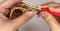 ダイソーのザッカヤーン→かぎ針でひたすら編んだら……　完成したハンドバッグに「とても素敵なデザイン」「一目惚れです」