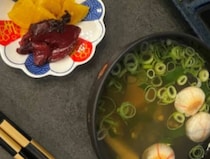 夫「おなか空いた」→妻が40分で用意したのは……　圧巻の食卓に「天才料理人か？」「こんな奥さんうらやましい」