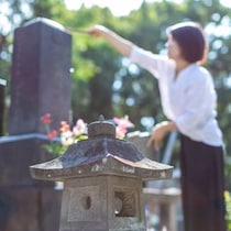 【画像：職人考案の“お墓掃除グッズ”】