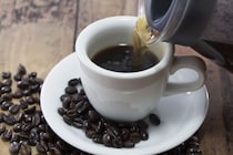 【男性が選ぶ】一番コスパが高いと思う「コーヒーチェーン」ランキング！　2位は「ドトールコーヒーショップ」、1位は？