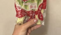 シンママが野菜をスーパーで購入→冷蔵庫で放置してしまい、1カ月後……「ナニコレ」　驚きの姿に「めちゃ綺麗」「初めて見た」