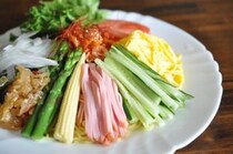 ゴマだれによる味変も楽しめるこだわりの冷やし中華が堪能できるお店などを紹介！　福岡県の「冷やし中華」の名店10選！
