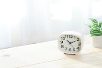 「これにしてから寝坊しなくなりました」　リズムの“爆音目覚まし時計”→鳴った瞬間……　「ワンコールで飛び起きる」「めっちゃうるさいです。最高です」の声