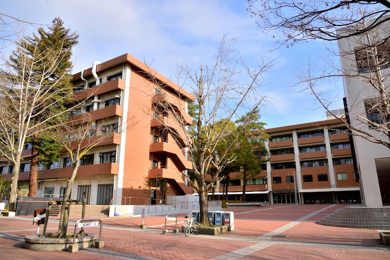 「ここに来てよかった」“女性が選ぶ文系が強そうな国立大学”ランキング上位に「明るく華やか、でも勉強も抜かりない!」「価値観も変わりました」の声