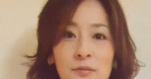 「北川景子やん」と言われる女性→40代で白髪染めをやめて…… “現在の姿”に「魅力的」「今の方がカッコいい!」