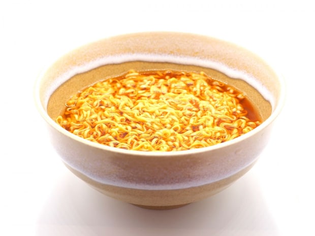 「やっぱ定番だよね」 関東地方在住者が選ぶトッピングなしでもうまい「袋麺」1位に絶賛の声! 「私が小学生の時から食べてる」「昔ながらの安定のおいしさ」【8月25日は即席ラーメン記念日!】