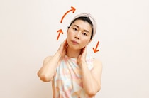 小顔トレ／下がった口角をあげるポーズ