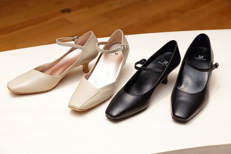 仕事でたくさん歩く場合、3.5〜5cmヒールでかつストラップ付きのものだと、足の甲が固定され、前すべりが抑えられます。足指が痛くなるという方にも、ストラップ付きはおすすめです。また出張などであれば晴雨兼用のものも濡れや汚れを気にせず履けて便利です