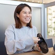 触っても履いても「やわらかさ」を実感できる。木型から刷新されたサクセスウォーク「はじめてパンプス」