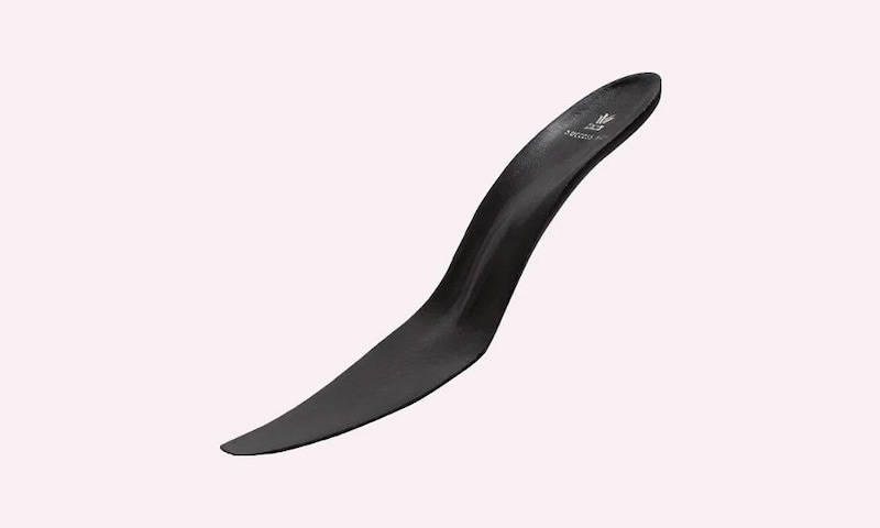 足裏の形状に合わせて設計された3D形状により、足裏にかかる負担を分散する、サクセスウォークのインソール