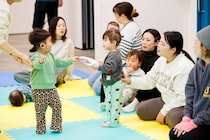 きこえない、きこえにくい子どもとその家族にとって「手話」という言語を習得する意味とは？