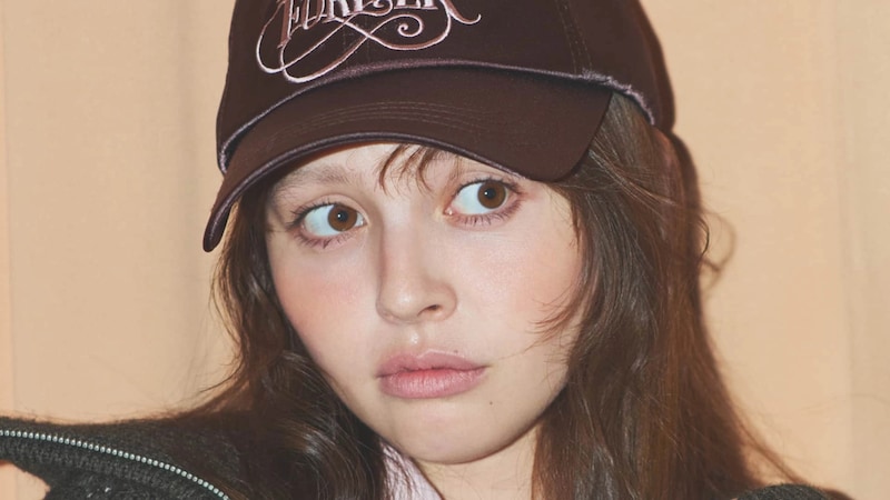 K-POPアイドルから火がついた!【ダサ可愛い】がキーワードのアイテム特集♡