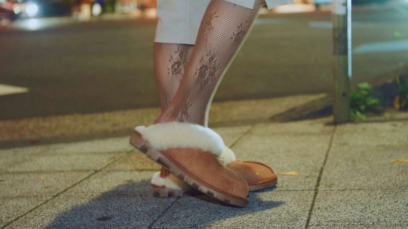 お座敷居酒屋でも焦らない♡ すぐに脱ぎはきできる【かかとなしシューズ】4選