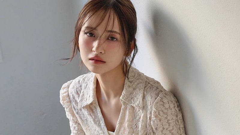 ホワイトレースでモテオーラ全開♡ 金川紗耶が着こなす【オンナみワンピ】コーデ