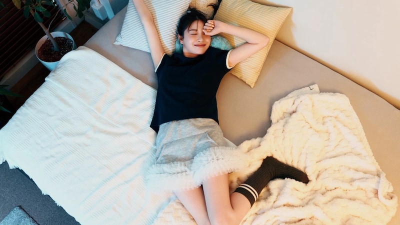 ラフなコーデに甘さを投入♡ 女のコらしさ満点の【チュールミニスカート】着回し5選