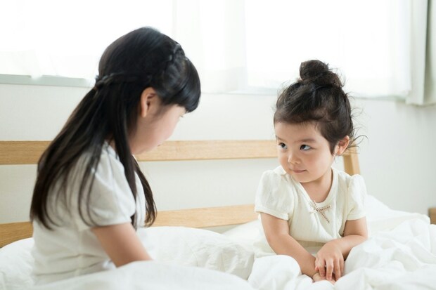 「ねえねが地獄に落ちても…」8歳と4歳姉妹の不穏な口喧嘩→結末が意外で9万いいね「癒された」