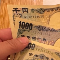 お釣りの千円札→“まるでOB会”？懐かしの3人に21万いいね「勢ぞろい」「お久しぶりです皆さん」