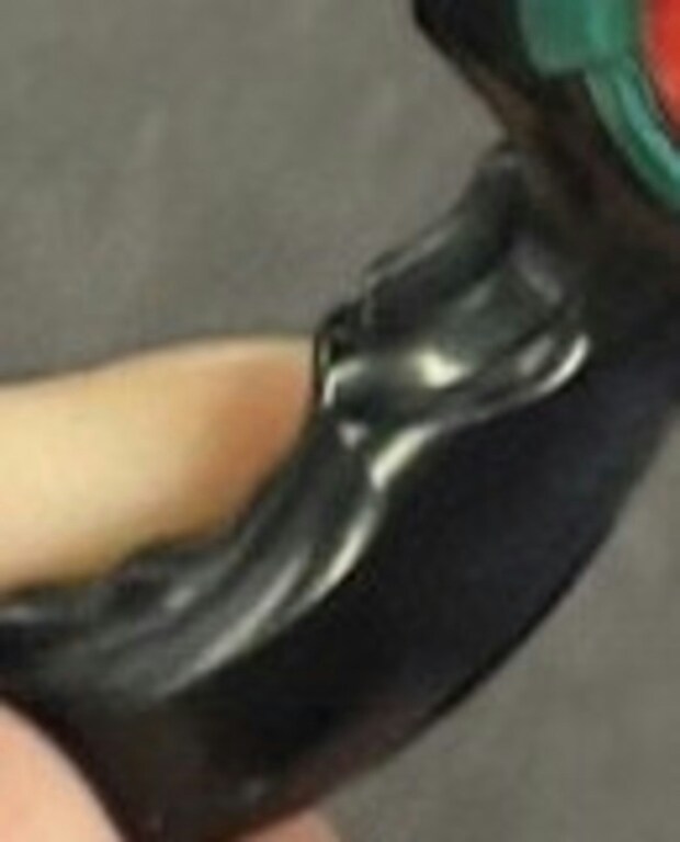 【尊い】通園バッグからまさかの武器登場に1,183いいね「めちゃくちゃかわいい」「こっそり」