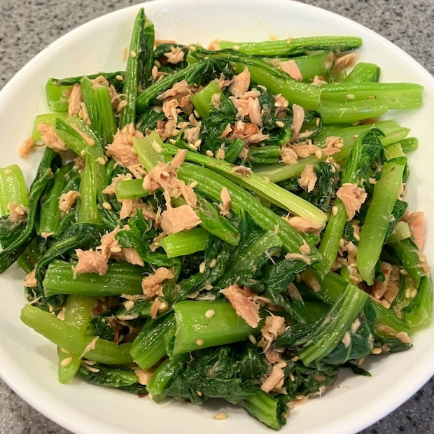 アイラップで完結！超簡単・絶品小松菜レシピに3.6万いいね「すぐ無くなった」「ごはんにめちゃ合う」