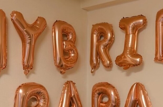 誕生日の飾りつけで“奇跡の並び”発生！11万いいね「パパが進化してる」「センス最高」