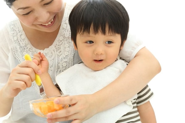 器についたヨーグルトを見つめて…長男のお願いにキュン♡ 7千いいね集めたかわいすぎる瞬間