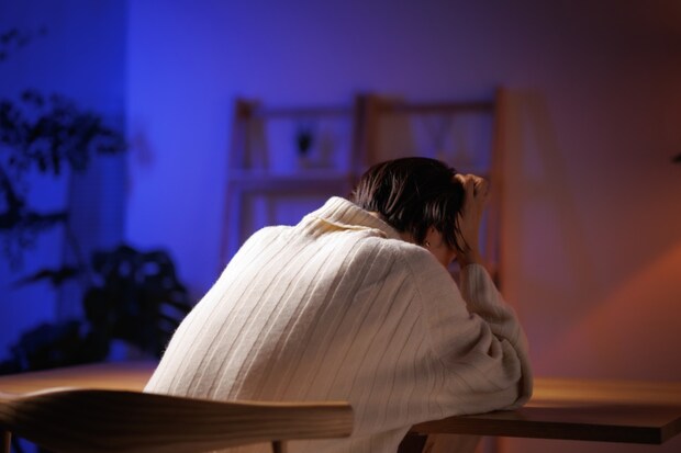 絶望　夜　リビング