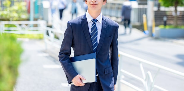 スーツ　男性　外