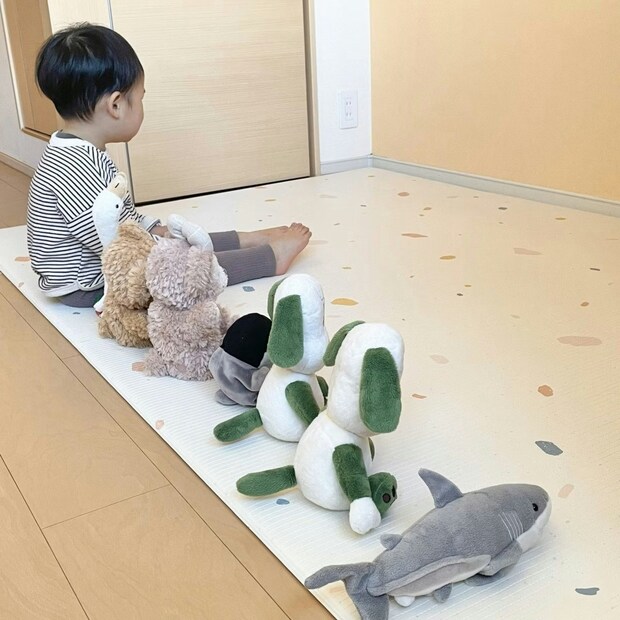 【天才的】2歳児が再現した「保育園ごっこ」の細かすぎる完成度に大人も爆笑！6,400いいねの現場写真