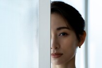 夫と不倫女がレストランデート→店外から覗く妻が“突撃抗議”しない理由｜不倫夫を泳がせて制裁した話