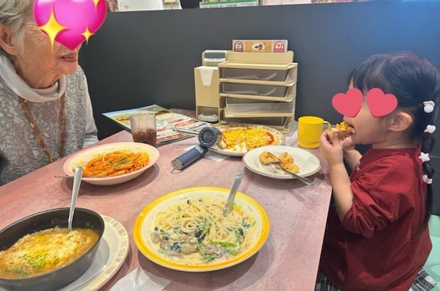 92歳と3歳、かみ合わぬ会話に“処理落ちする”→ママの投稿に12万いいね「凄いw」「幸せな光景」