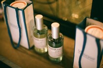 「香水は無駄遣いかも」悩む妻→夫による“最高の返し”に10万いいね「こういう考え方は効く」