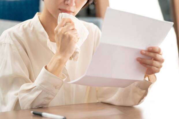 手紙　読む　泣く