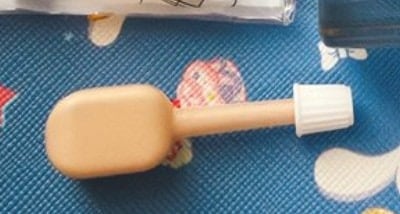 めちゃ助かる！デパコスファンデを持ち運ぶ100均グッズに2.9万いいね「ひらめきが天才」「悩み解決」