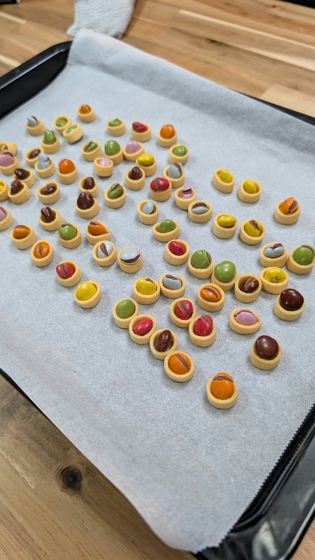 ポテコ×マーブルチョコ→120度オーブンで焼いた結果に8万いいね「おいしそう」「予想外の展開」