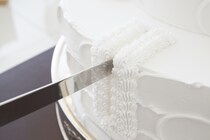 家でパパとママが“入刀”…！？→「なんやねんこれ」家族の珍場面に9.2万いいね「永遠に仲良く」