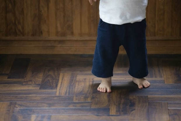 少ない単語で“おやつ中の失敗”を表現→1歳児のひとことに2万いいね「尊すぎる」