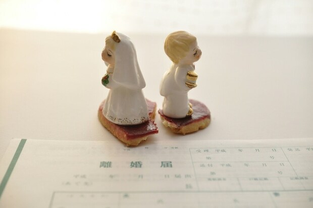 不倫夫とは別居を開始→離婚は保留にした妻が「すぐ着手したこと」｜不倫夫をラブホテル前で待ち伏せした話