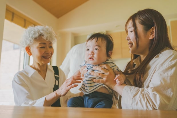 嫁　姑　赤ちゃん