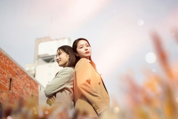 親友の「不倫やめたい」に同情した私が、SNSで目撃した”ありえない真実”