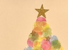 「4歳娘と作りました」→天才的！セリアのシールで“Xmasツリー”に3千いいね「素敵」「真似したい」
