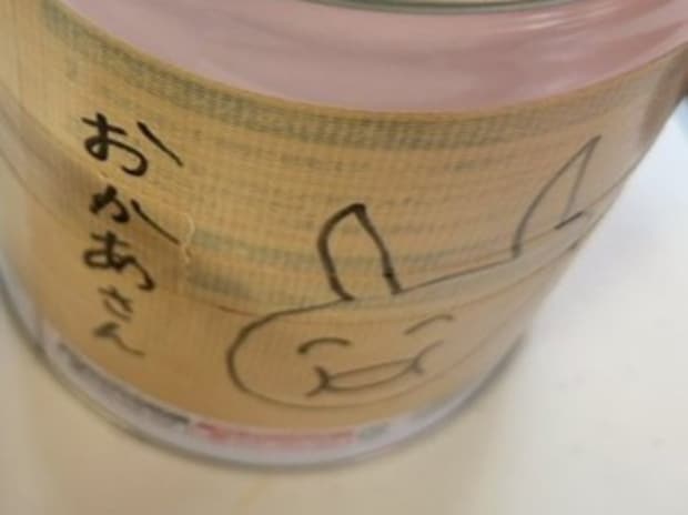 「プロテインがこぼれる」悩みを解決！→まさかの神アイテムに5千いいね「名案ですね」「真似します」