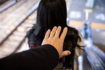 ついに職場まできた…？→元友人の既婚ストーカー男がヤバすぎる｜最低！既婚ストーカー男