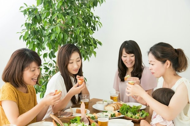 現金派ママ友の会計「建て替えたけど…」→言いにくい！“ランチの代金問題”みんなどうしてる？